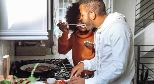 couple cooking